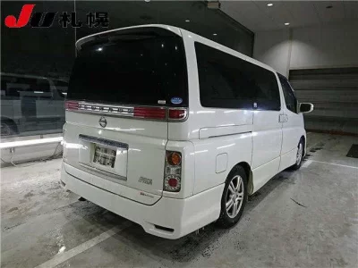 Nissan ELGRAND  с аукциона в Японии