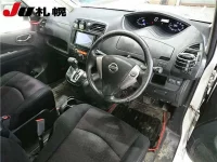 Nissan SERENA лот № 104 оценка R  с аукциона в Японии 2