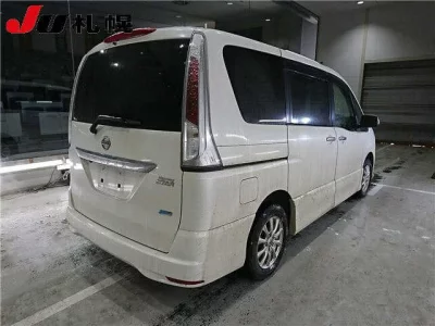 Nissan SERENA  с аукциона в Японии
