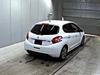 Peugeot 208 лот № 9180 оценка 3.5  с аукциона в Японии 4
