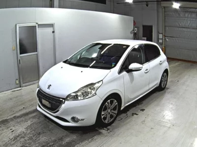 Peugeot 208  с аукциона в Японии