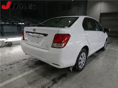 Toyota COROLLA AXIO  с аукциона в Японии