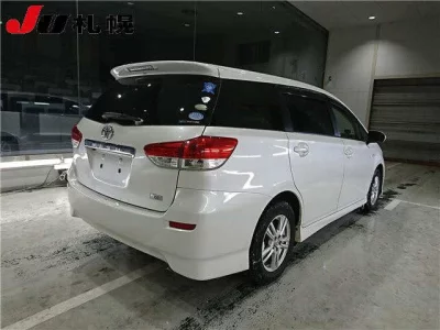 Toyota WISH  с аукциона в Японии
