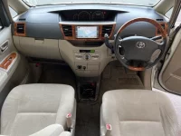 Toyota NOAH лот № 2133 оценка 3.5  с аукциона в Японии 4