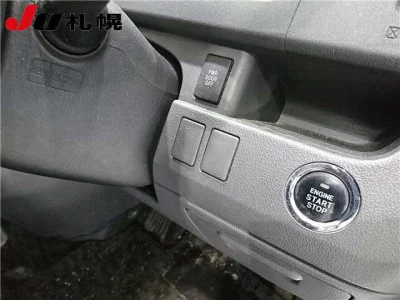 Toyota VOXY  с аукциона в Японии