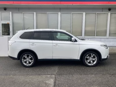 Mitsubishi OUTLANDER  с аукциона в Японии