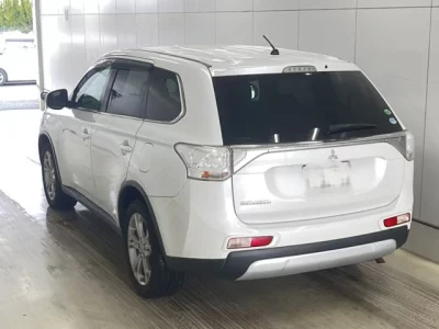 Mitsubishi OUTLANDER  с аукциона в Японии
