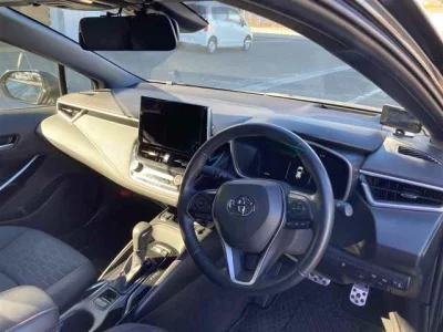 Toyota COROLLA SPORT  с аукциона в Японии