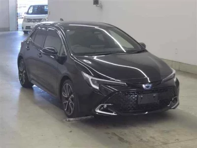 Toyota COROLLA SPORT  с аукциона в Японии