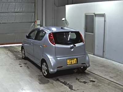 Subaru R2  с аукциона в Японии