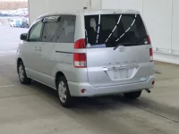 Toyota NOAH лот № 2158 оценка 3.5  с аукциона в Японии 1