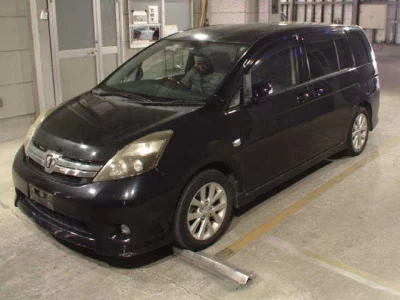 Toyota ISIS  с аукциона в Японии