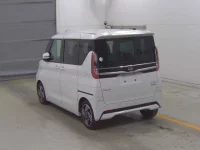 Nissan ROOX лот № 3002 оценка 4.5  с аукциона в Японии 1