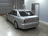 Toyota ALTEZZA лот № 9302 оценка 4  с аукциона в Японии 1