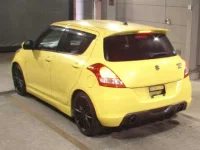 Suzuki SWIFT лот № 8261 оценка 3  с аукциона в Японии 1