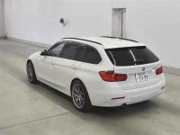 BMW 3-Series лот № 25017 оценка 3.5  с аукциона в Японии 1