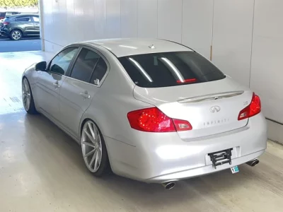 Nissan SKYLINE  с аукциона в Японии