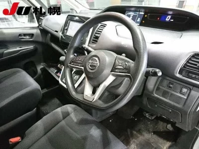 Nissan SERENA  с аукциона в Японии