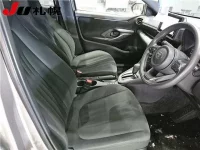 Toyota YARIS лот № 1007 оценка 4.5  с аукциона в Японии 4