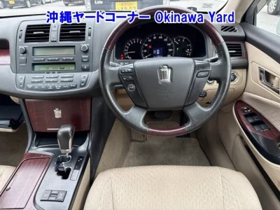 Toyota CROWN  с аукциона в Японии