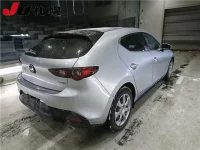 Mazda MAZDA3 лот № 1010 оценка R  с аукциона в Японии 1