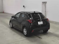 Toyota YARIS лот № 25031 оценка 5  с аукциона в Японии 1