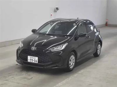 Toyota YARIS  с аукциона в Японии