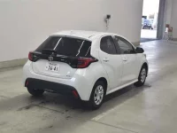 Toyota YARIS лот № 25032 оценка 5  с аукциона в Японии 4