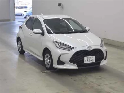 Toyota YARIS  с аукциона в Японии