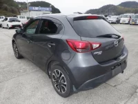 Mazda DEMIO лот № 3807 оценка R  с аукциона в Японии 1