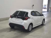 Toyota YARIS лот № 25036 оценка 5  с аукциона в Японии 4