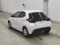 Toyota YARIS лот № 25036 оценка 5  с аукциона в Японии 1