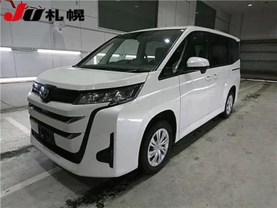 Toyota NOAH  с аукциона в Японии