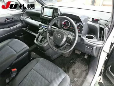 Toyota NOAH  с аукциона в Японии