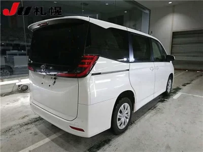 Toyota NOAH  с аукциона в Японии