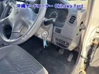 Nissan CARAVAN VAN лот № 43143 оценка 3  с аукциона в Японии 5