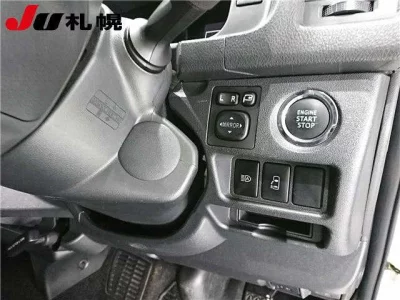 Toyota HIACE  с аукциона в Японии