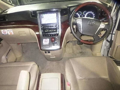 Toyota VELLFIRE  с аукциона в Японии