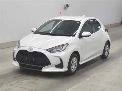 Toyota YARIS  с аукциона в Японии