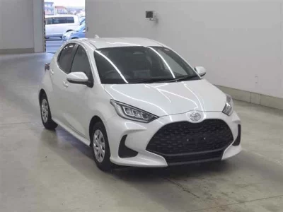 Toyota YARIS  с аукциона в Японии