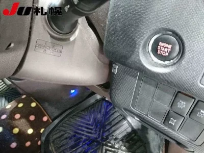 Toyota PORTE  с аукциона в Японии