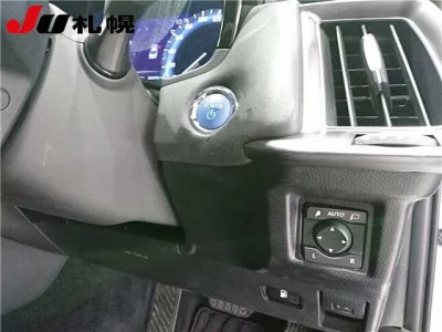 Toyota CROWN  с аукциона в Японии