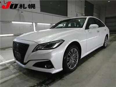 Toyota CROWN  с аукциона в Японии