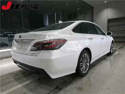 Toyota CROWN  с аукциона в Японии