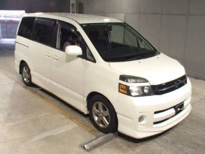 Toyota VOXY  с аукциона в Японии