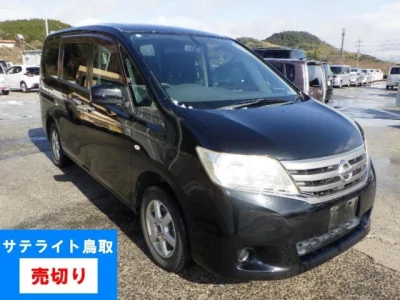 Nissan SERENA  с аукциона в Японии
