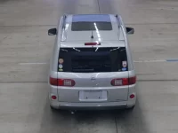 Nissan LAFESTA лот № 2297 оценка 3.5  с аукциона в Японии 2