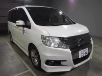 Honda STEP WAGON лот № 3005 оценка 3.5  с аукциона в Японии 2