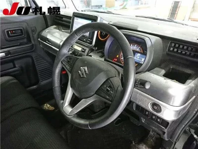 Suzuki SPACIA GEAR  с аукциона в Японии