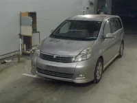 Toyota ISIS лот № 108 оценка R  с аукциона в Японии 3